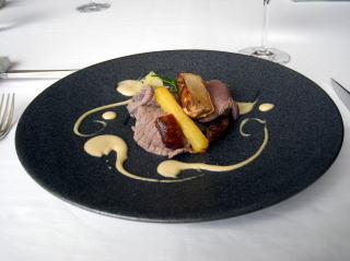 セルリアンタワー東急ホテルタワーズレストラン「クーカーニョ」メイン料理