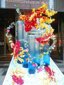 銀座ファッションビル入口夏の装飾