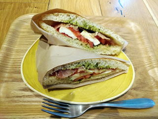 港区JAHOコーヒー サンドイッチ