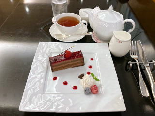 ロイヤルパークホテル ロビーラウンジ フォンテーヌ